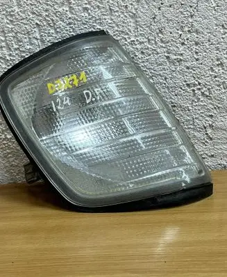 Mercedes-Benz E W124 Rear/tail lights 183289B D7271