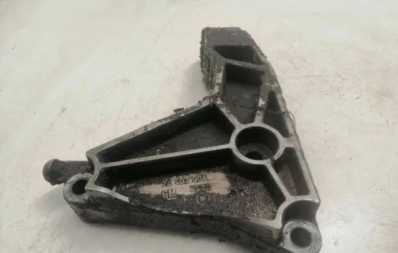 Opel Zafira A Engine mounting bracket 24407004 2081
