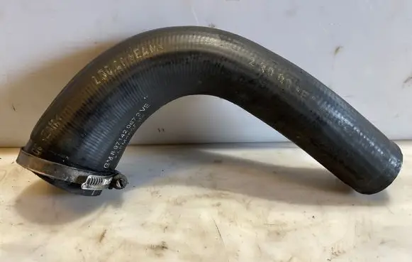 Intercooler hose/pipe