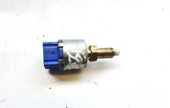 Toyota RAV 4 (XA20) Brake pedal sensor switch