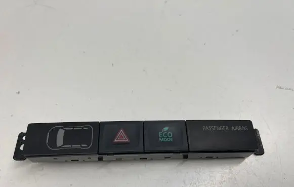 Mitsubishi Outlander A set of switches 8002B409 C68233 1524900001