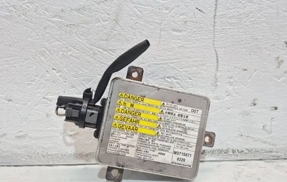 Mazda 5 Xenon control unit/module W3T15671