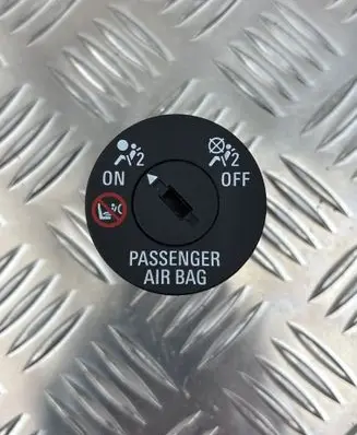 Opel Mokka Passenger airbag on/off switch 13577258