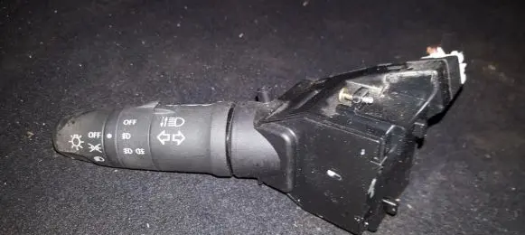 Nissan Primera Indicator stalk 25540av600 3114