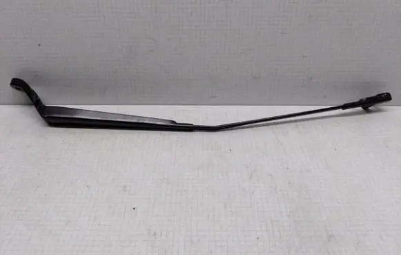Peugeot 407 Front wiper blade arm