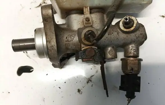Volkswagen Sharan Master brake cylinder 