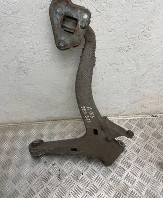 Rear control arm