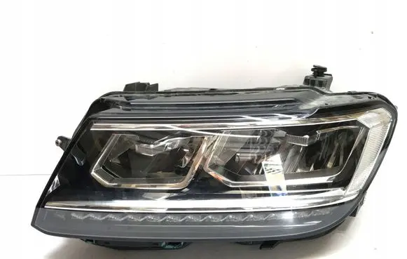 Volkswagen Tiguan Headlight/headlamp