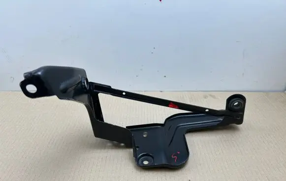 Audi A6 S6 C6 4F Intercooler pipe mounting bracket 4F0145814