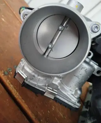 Peugeot 3008 II Electric throttle body valve 9818664880