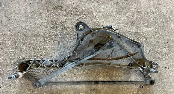 Front wiper linkage and motor