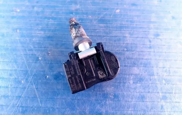 KIA Ceed Tire pressure sensor 529333N100 529332M650