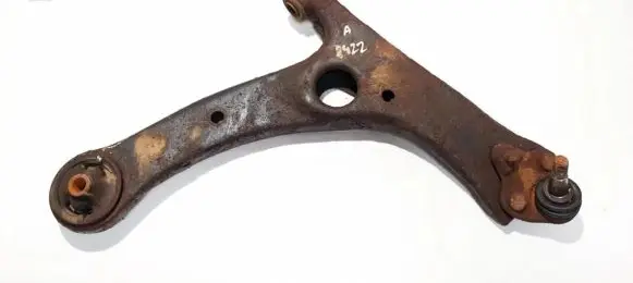 Toyota Corolla Verso E121 Front lower control arm/wishbone 