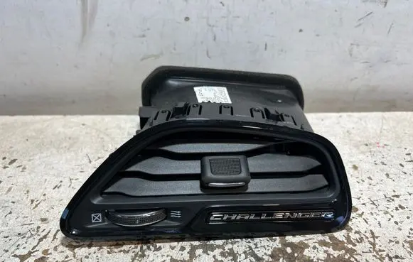 Dodge Challenger Cabin air duct channel 5LE09SZ0AG 8222019 92340156