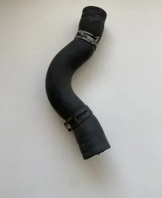 Subaru Outback (BS) Engine coolant pipe/hose