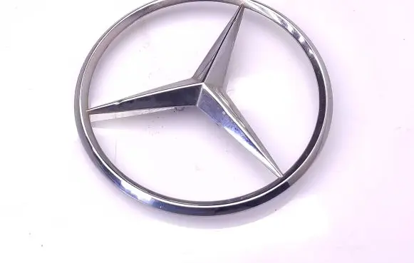 Manufacturer badge logo/emblem