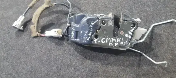 Toyota Camry Front door lock