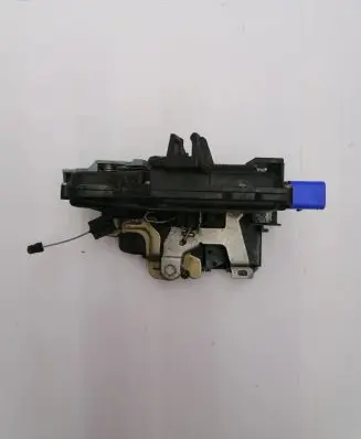 Volkswagen Golf Plus Rear door lock 7L0839016