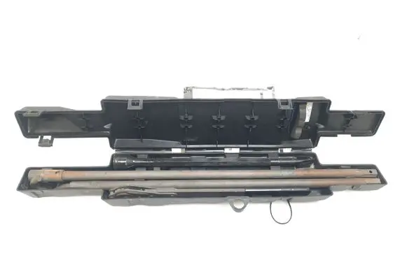 Chevrolet Tahoe Tool set 