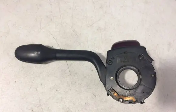 Volkswagen PASSAT B4 Indicator stalk