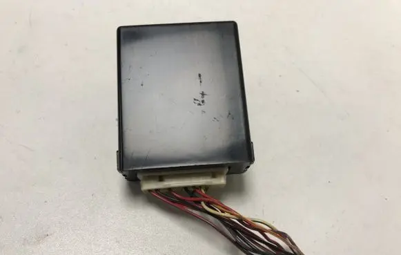 Toyota Corolla E120 E130 Cruise control relay 8865002390