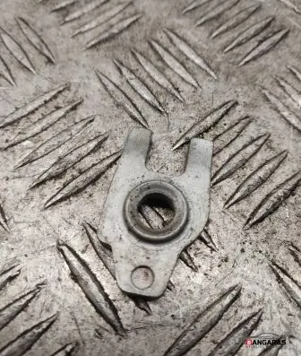 Opel Vivaro Fuel Injector clamp holder