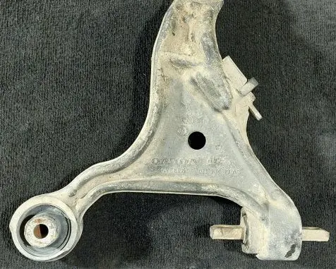 Volvo V70 Front lower control arm/wishbone 9492119 SV6200120