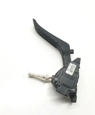Volkswagen Touareg I Accelerator throttle pedal 7L6721507