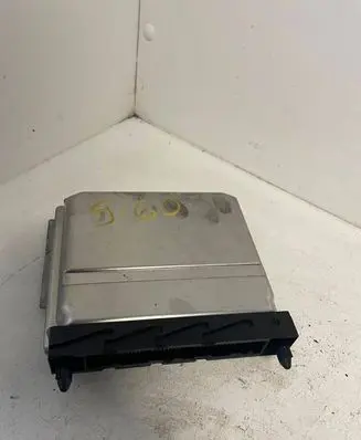 Volvo S60 Engine control unit/module 08667710A 281010