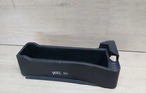 Toyota Yaris Other center console (tunnel) element 