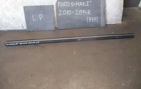 Ford S-MAX Front arch trim 