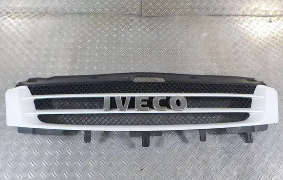 Iveco Daily 35.8 - 9 Front grill 3802801