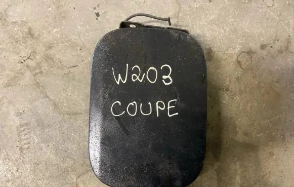 Mercedes-Benz C W203 Fuel tank cap A2035840339