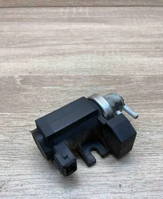 BMW 5 F10 F11 Turbo solenoid valve 7595374