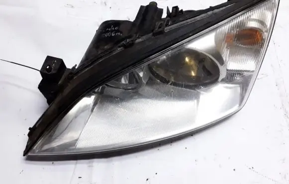 Ford Mondeo Mk III Headlight/headlamp 1S7113006BM 1S71-13006-BM