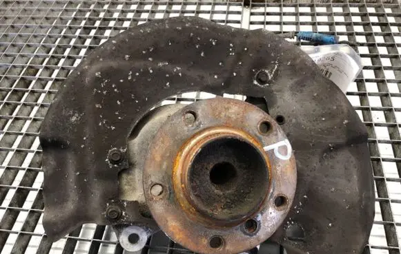 BMW 5 E60 E61 Front wheel hub spindle knuckle