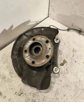 Volvo V70 Front wheel hub spindle knuckle