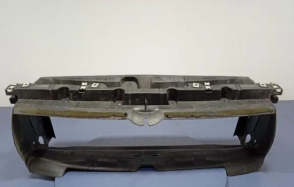 BMW 7 F01 F02 F03 F04 Intercooler air guide/duct channel 7245771