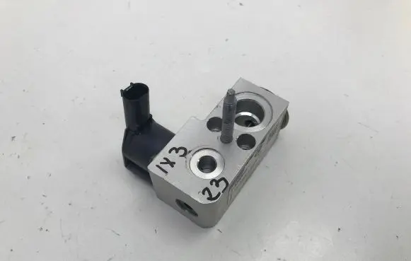BMW iX3 Air conditioning (A/C) expansion valve 7951456 T47466CA