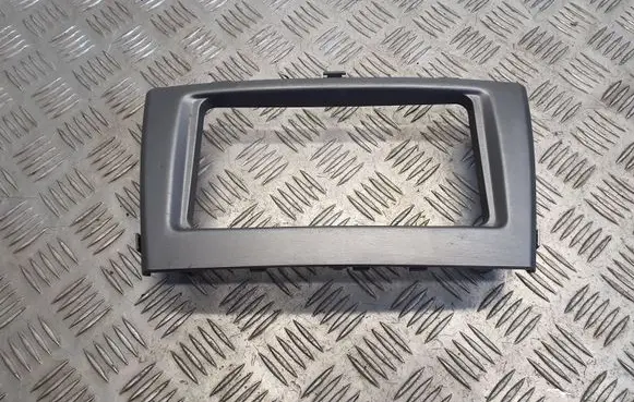 Toyota Avensis T270 Radio/GPS head unit trim 5540505180 5540505200