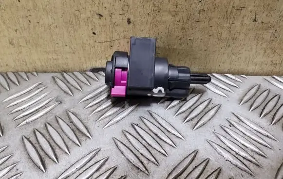 Audi Q7 4L Brake pedal sensor switch 4F0945459B
