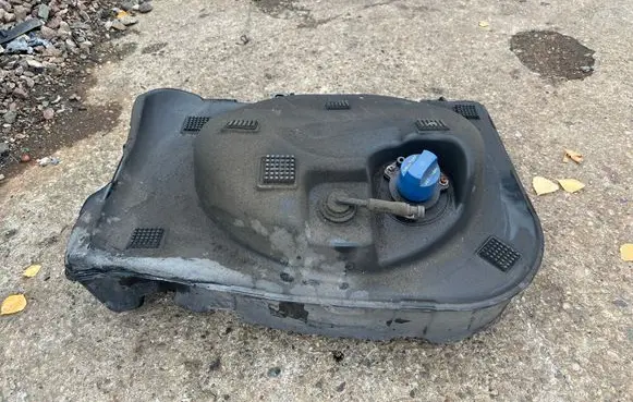 Maserati Ghibli AdBlue liquid reservoir 670031280 68231288AE 06700347720