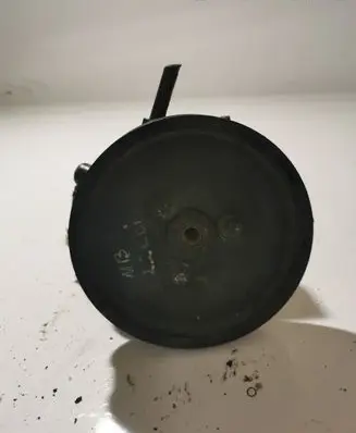Mercedes-Benz Vito Viano W447 Power steering pump A6112300115