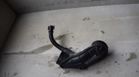 BMW X5 E70 Turbo air intake inlet pipe/hose 781205907