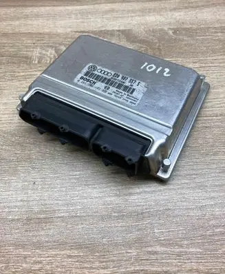 Audi A4 S4 B5 8D Engine control unit/module ECU 8D0907557S 0261204183