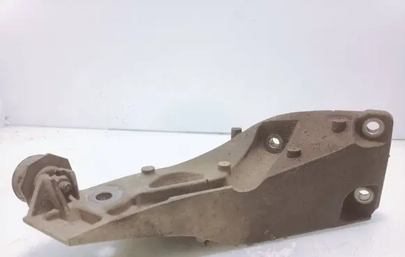 BMW X5 E70 Engine mounting bracket 6770650 67871110 6772680