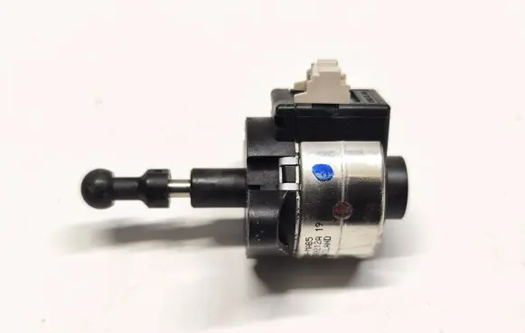 Audi A4 S4 B9 Headlight level adjustment motor PL35LA24MAB5 T992126