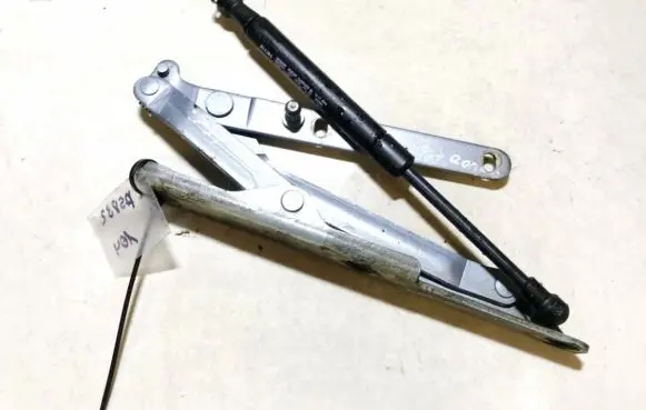 Alfa Romeo 156 Tailgate/trunk/boot hinge