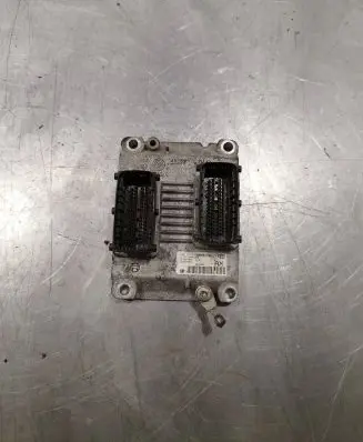 Opel Corsa D Engine control unit/module ECU 55557933 787111 b07002