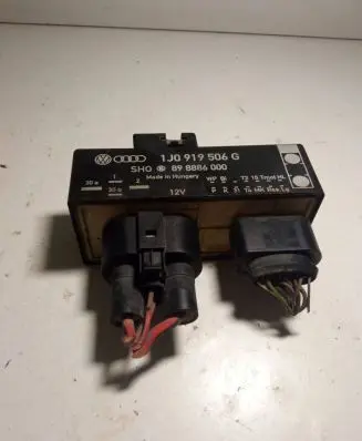 Volkswagen Golf IV Coolant fan relay 1J0919506G 898886000